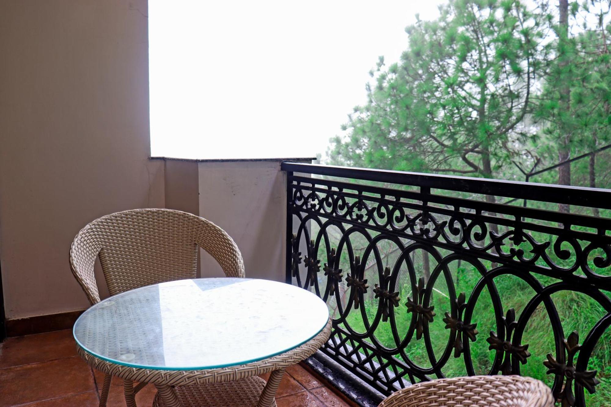 Hotel Rosetum Kasauli Zewnętrze zdjęcie